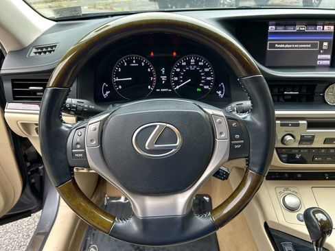 Used 2013 Lexus ES 350 w/ Luxury Pkg FWD image 20