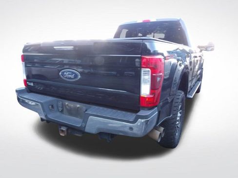 Used 2017 Ford F250 Lariat w/ Lariat Value Package AWD/4WD image 14