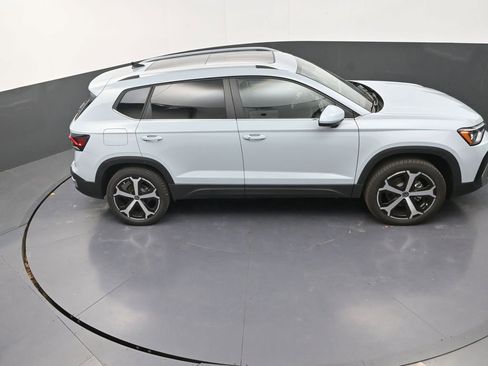 New 2026 Volkswagen Taos SEL image 19