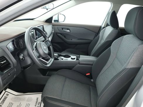 Used 2021 Nissan Rogue SV image 18