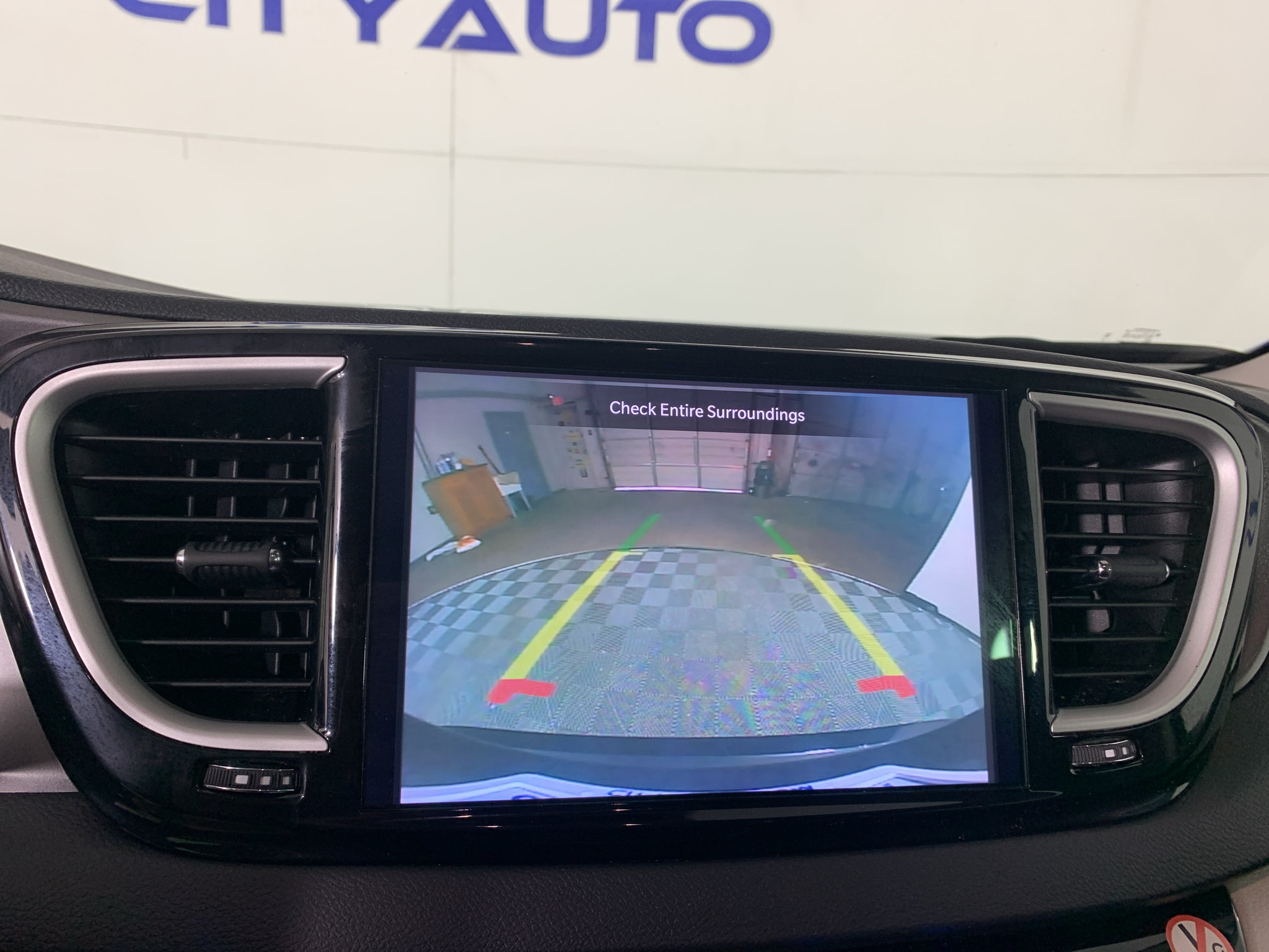 Used 2024 Chrysler Pacifica Touring-L FWD image 26