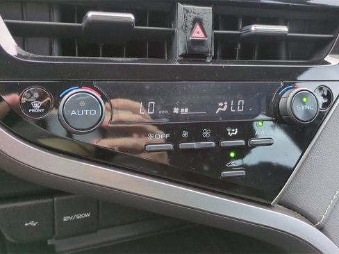 Used 2024 Toyota Camry SE image 19