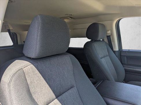 Used 2024 Ford Expedition XLT AWD/4WD image 17