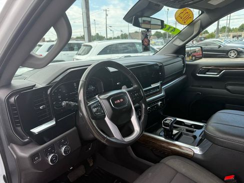Used 2023 GMC Sierra 1500 Elevation AWD/4WD image 8