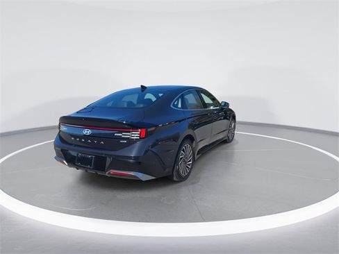 Used 2025 Hyundai Sonata Limited image 8