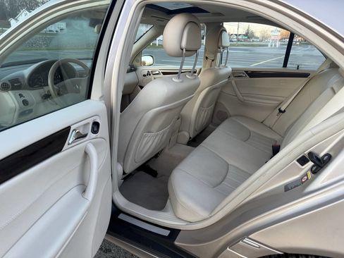Used 2005 Mercedes-Benz C 320 Sedan image 12