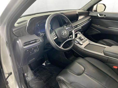 Used 2024 Hyundai Palisade Calligraphy image 9