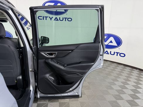 Used 2023 Subaru Forester Premium image 17