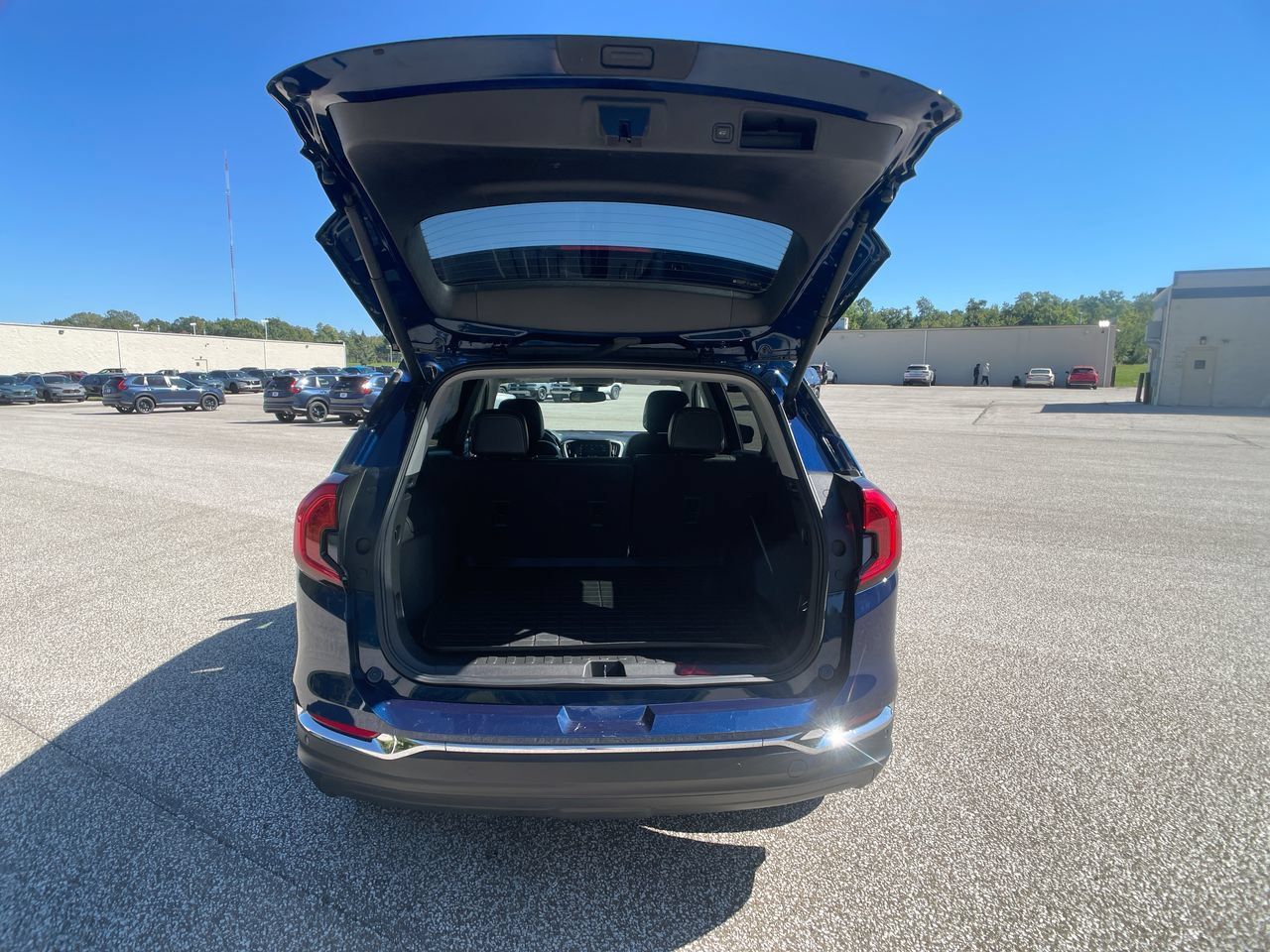 Used 2022 GMC Terrain SLT w/ Tech Package AWD/4WD image 23