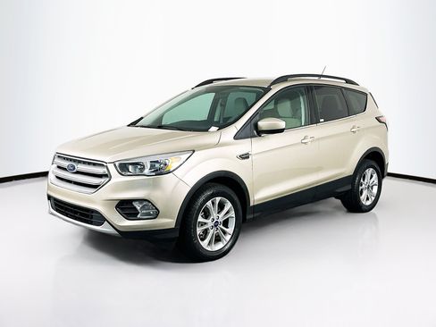 Used 2018 Ford Escape SE w/ SE Sync 3 Package AWD/4WD image 3
