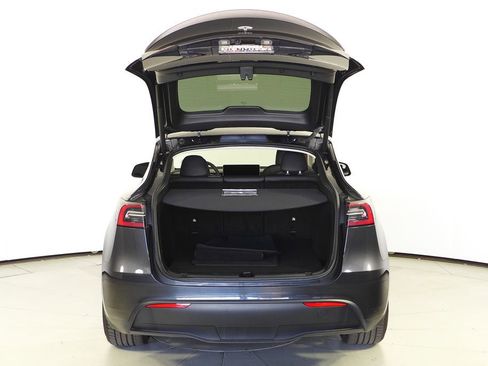 Used 2024 Tesla Model Y Performance image 10
