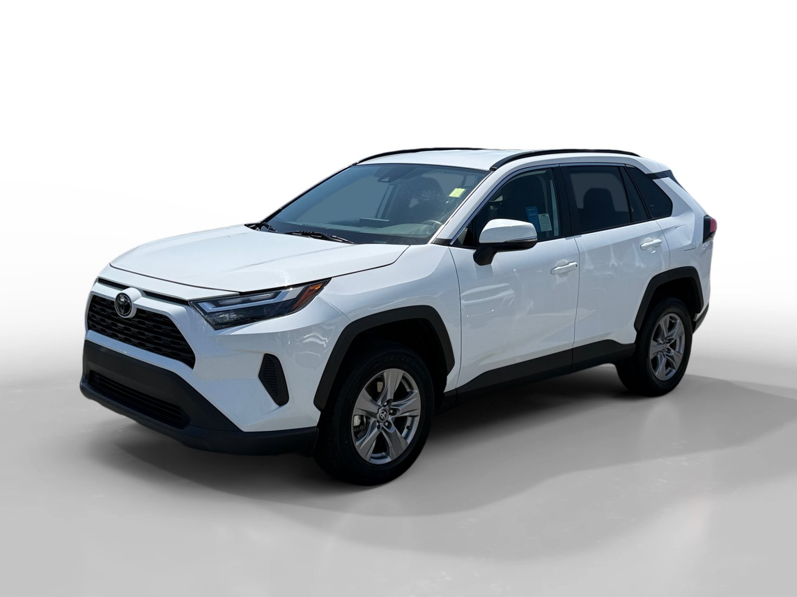 Used 2025 Toyota RAV4 XLE FWD image 1