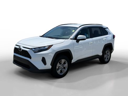 Used 2025 Toyota RAV4 XLE FWD image 1