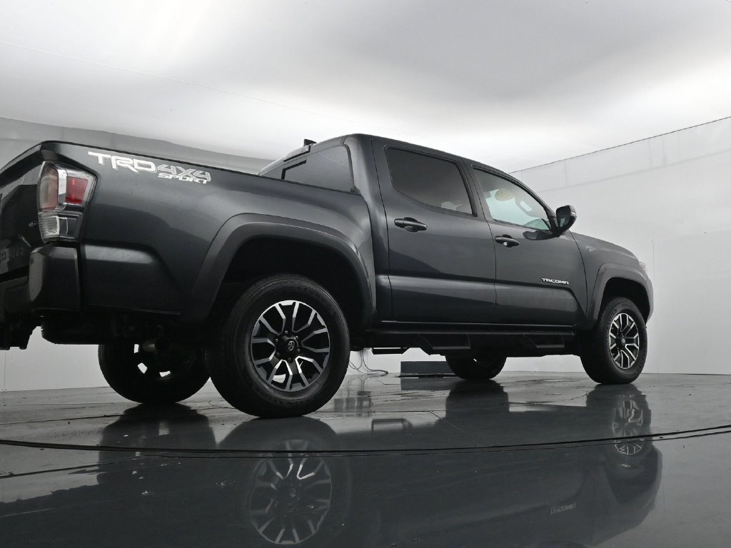 Used 2022 Toyota Tacoma TRD Sport w/ Technology Package AWD/4WD image 37