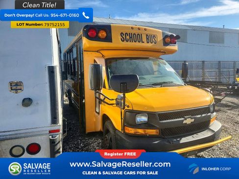 Used 2013 Chevrolet Express 4500 RWD image 1