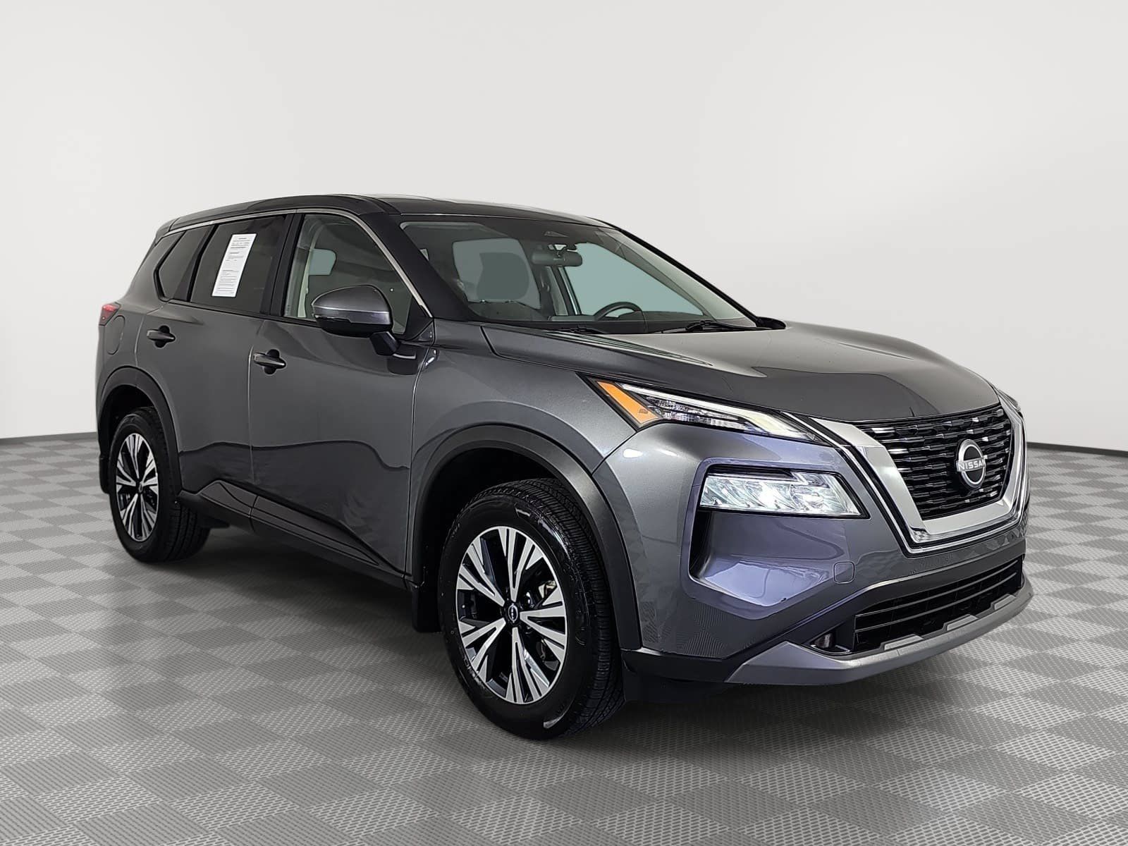 Used 2023 Nissan Rogue SV FWD image 2