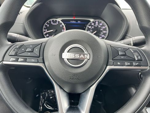 Used 2025 Nissan Sentra SV image 28