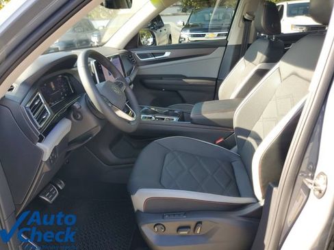 Used 2024 Volkswagen Atlas Peak Edition SEL AWD/4WD image 20