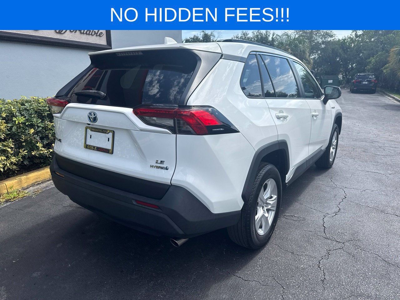 Used 2021 Toyota RAV4 LE AWD/4WD image 6