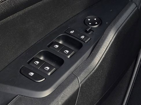 Used 2024 Kia Sportage LX image 19
