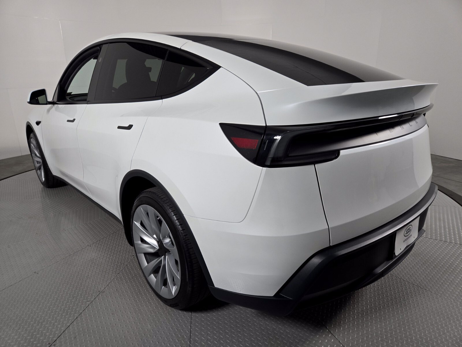 Used 2026 Tesla Model Y Long Range RWD image 17