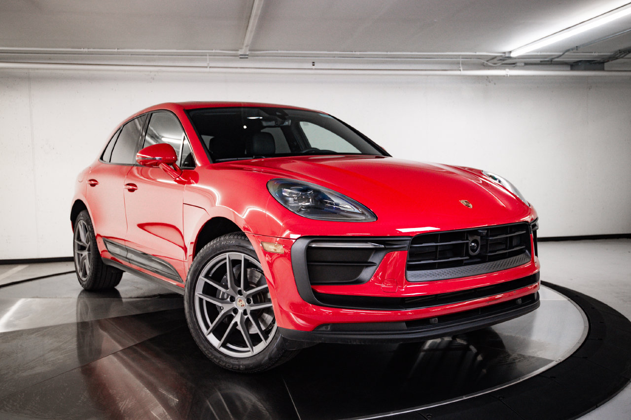 Certified 2026 Porsche Macan AWD/4WD image 9