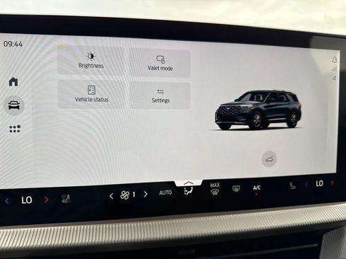 New 2026 Ford Explorer Active w/ Active Comfort Package image 24