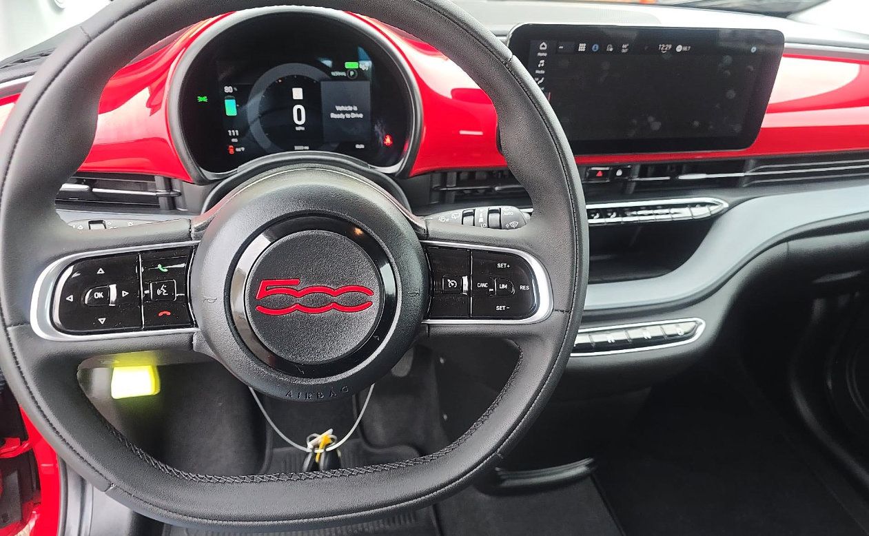 Used 2024 FIAT 500 e (RED) FWD image 6