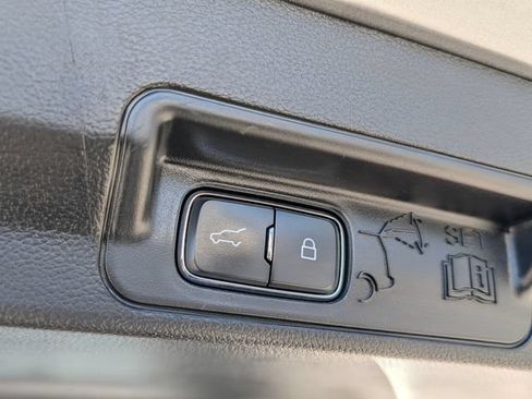 Used 2024 Ford Explorer XLT w/ Equipment Group 202A RWD image 11