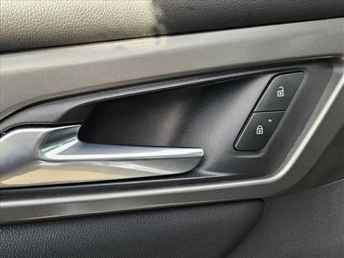 Used 2026 Chevrolet Traverse LT image 21