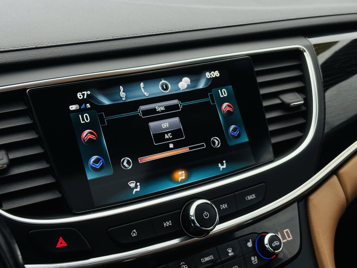 Used 2017 Buick LaCrosse Premium w/ Driver Confidence Package #2 AWD/4WD image 69