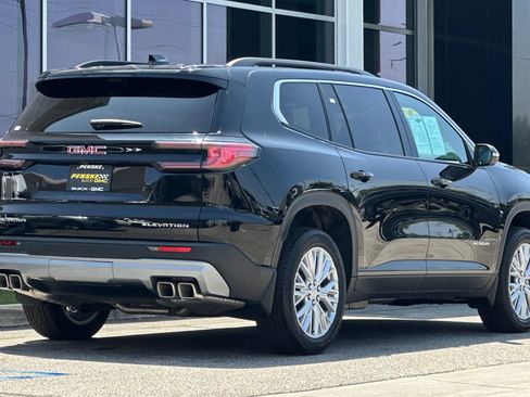 Used 2026 GMC Acadia Elevation w/ Elevation Premium Package FWD image 4