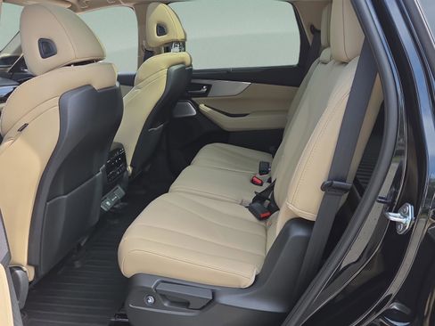 Used 2025 Acura MDX FWD w/ Technology Package image 11