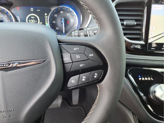 Used 2026 Chrysler Pacifica Limited w/ S Appearance Package FWD image 22