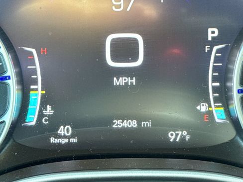 Used 2025 Chrysler Pacifica Select FWD image 15