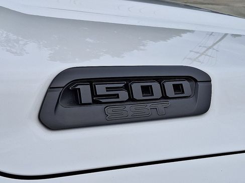 Certified 2025 RAM 1500 Tradesman w/ Night Edition AWD/4WD image 23