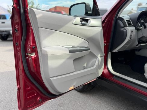 Used 2012 Subaru Forester 2.5X Limited image 3