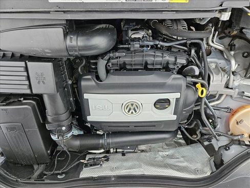 Used 2017 Volkswagen Tiguan S image 19