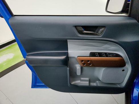 Used 2022 Ford Maverick Lariat w/ Lariat Luxury Package image 22