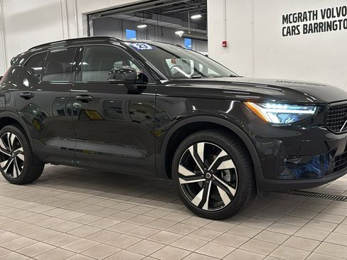 Used 2023 Volvo XC40 B5 Ultimate w/ Climate Package image 3