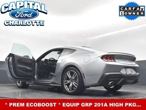 Used 2025 Ford Mustang Premium image 39