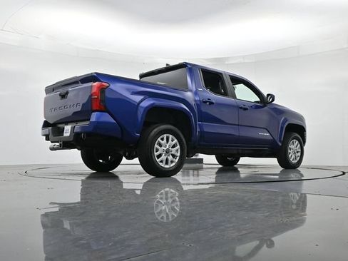 Used 2025 Toyota Tacoma SR5 RWD image 29