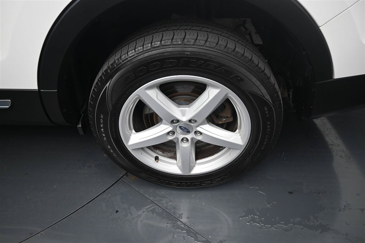 Used 2016 Ford Explorer XLT AWD/4WD image 18