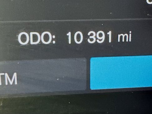 Used 2025 Volvo XC40 B5 Plus image 19