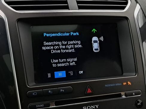 Used 2017 Ford Explorer Limited w/ Equipment Group 301A FWD image 14