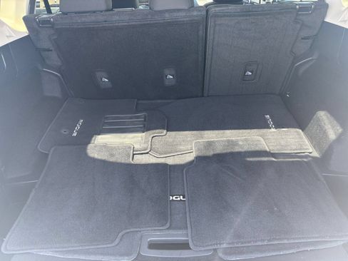 Used 2025 Nissan Rogue SV FWD image 32