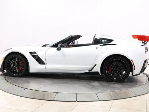 Used 2016 Chevrolet Corvette Z06 w/ 3LZ Preferred Equipment Group RWD image 11