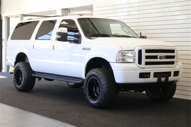Used 2005 Ford Excursion XLT AWD/4WD image 3