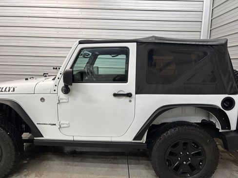 Used 2018 Jeep Wrangler Sport image 5