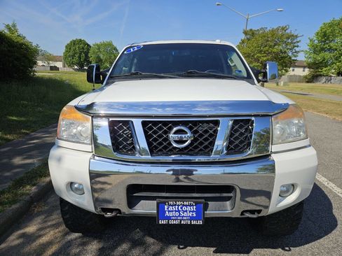 Used 2012 Nissan Titan SL w/ SL Technology Pkg AWD/4WD image 9